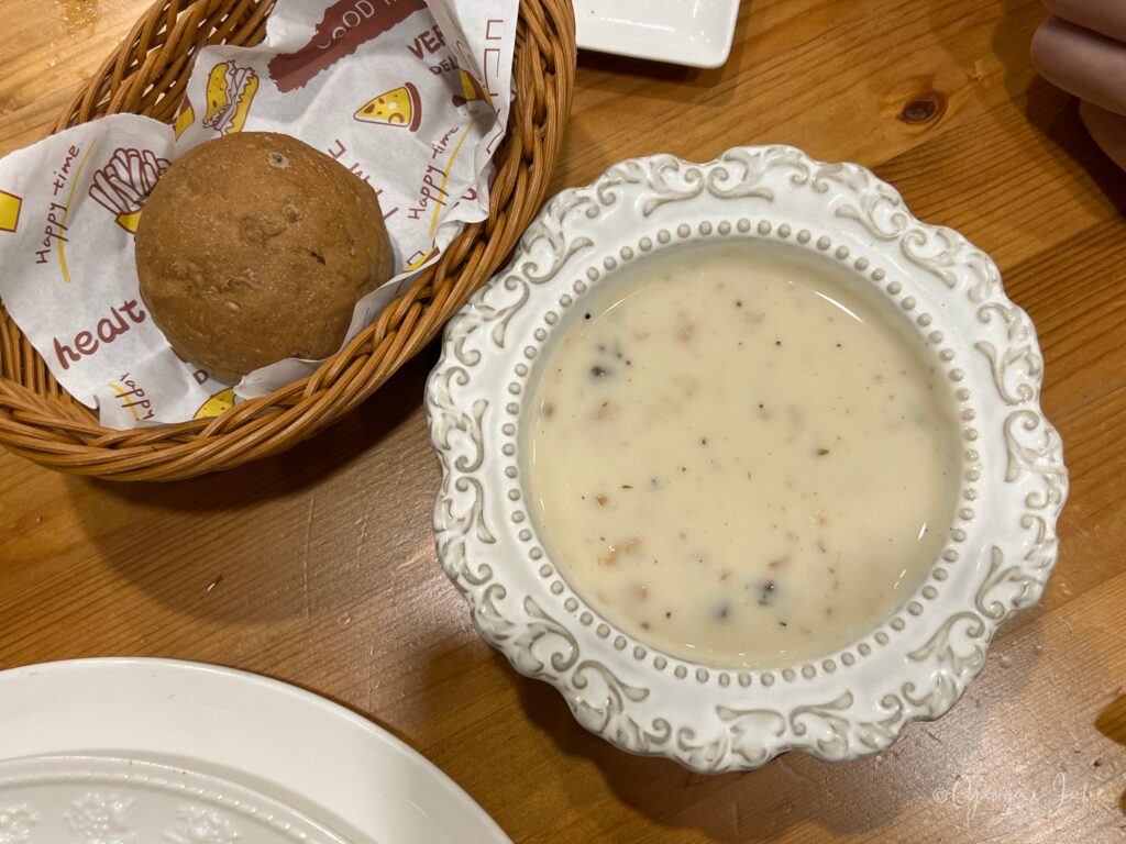 南法玫瑰莊園奶油濃湯套餐前菜附麵包球