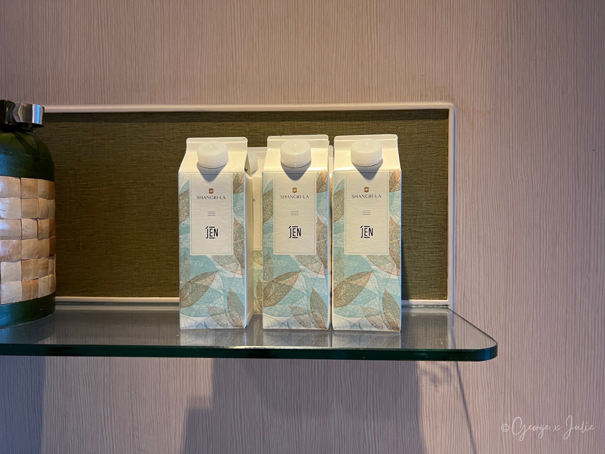 香格里拉品牌水盒