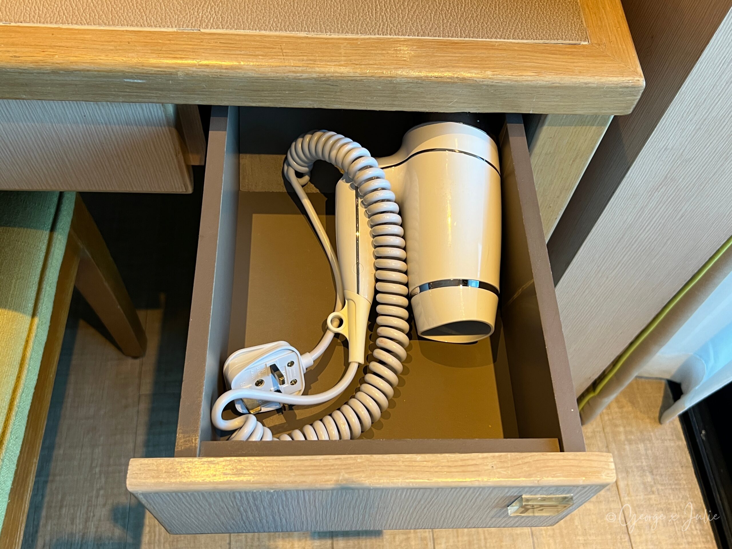 吹風機抽屜