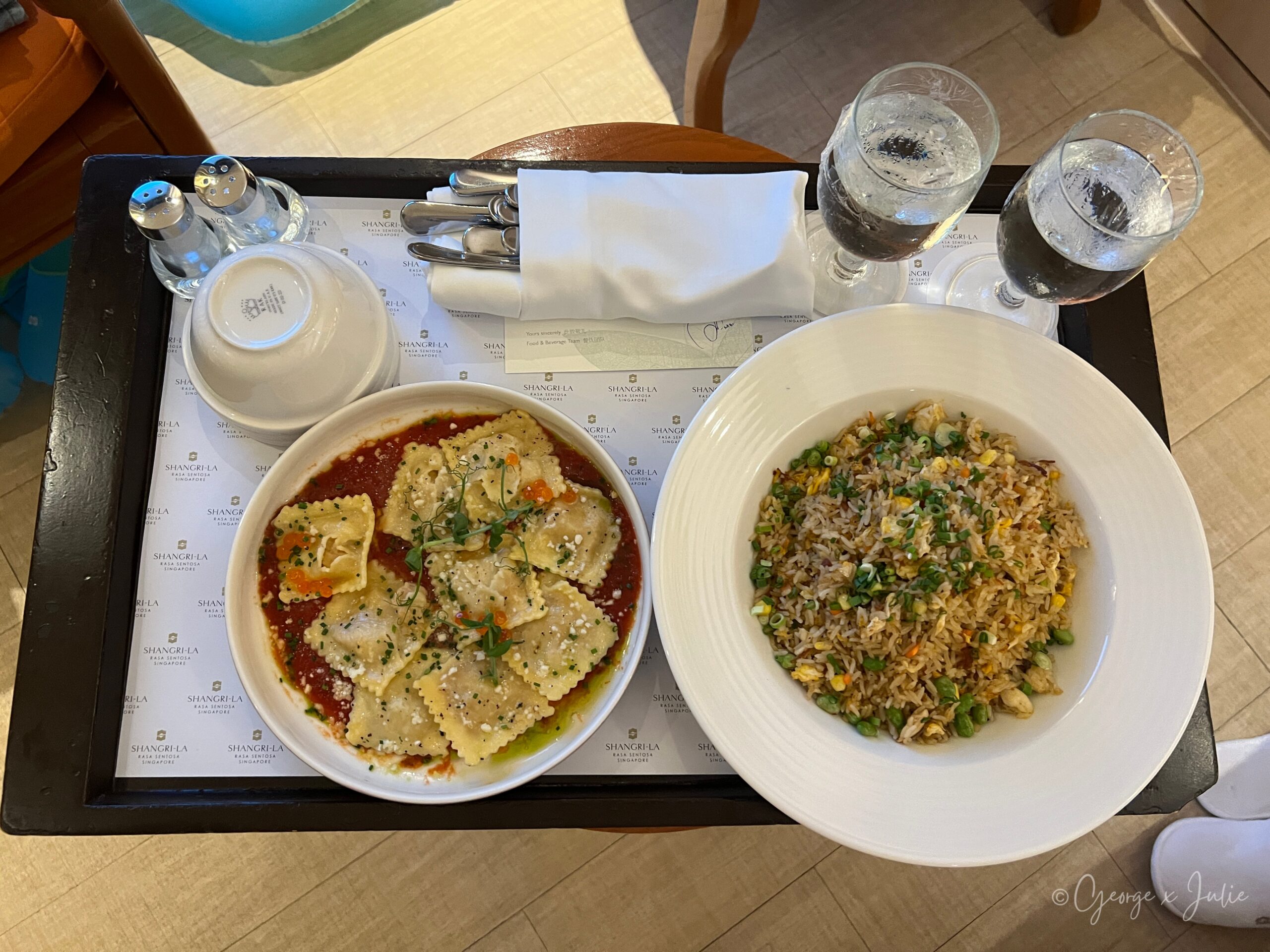 Room Service：義式餃與炒飯