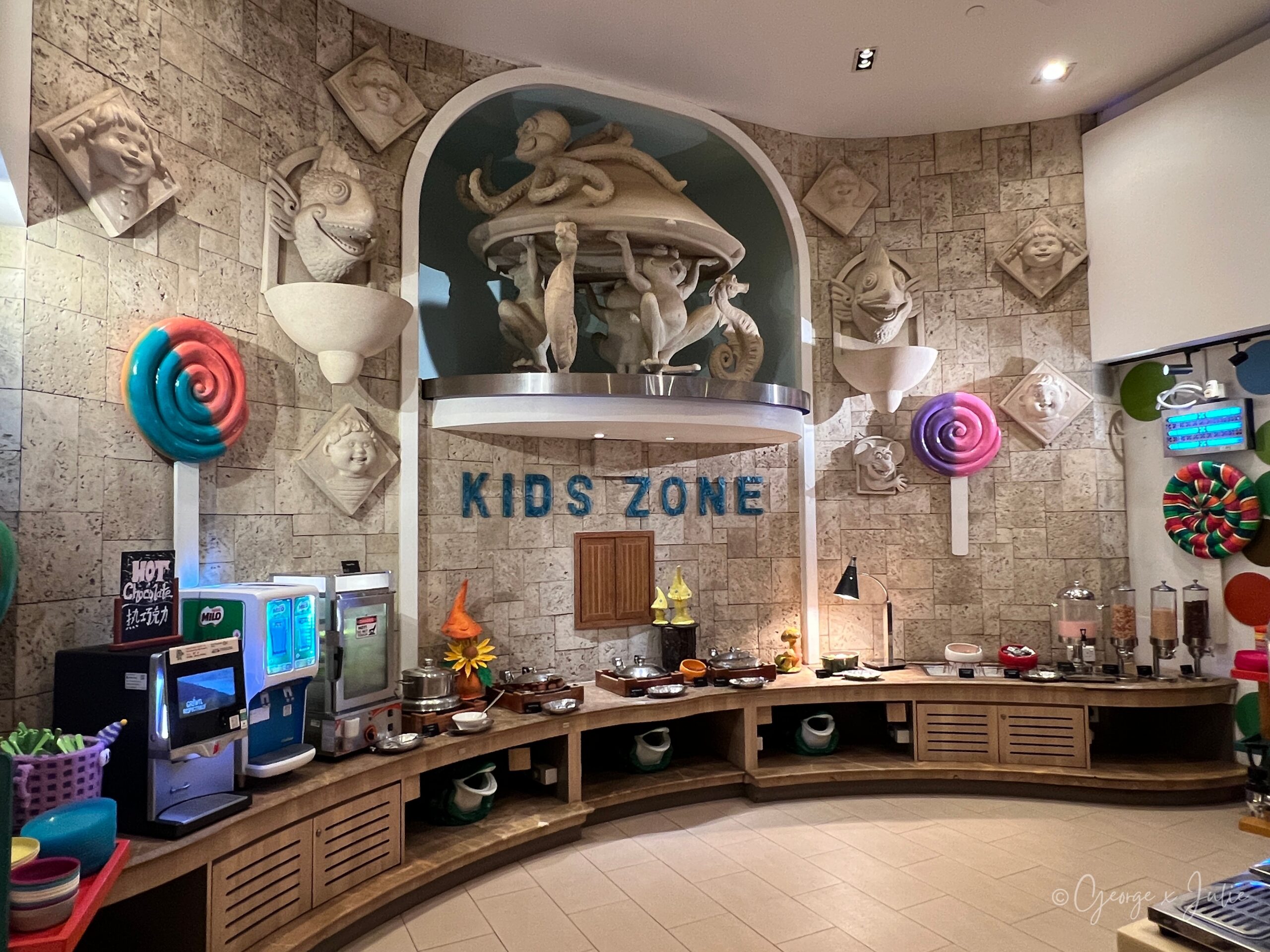 KID'S ZONE 兒童餐區（整體）