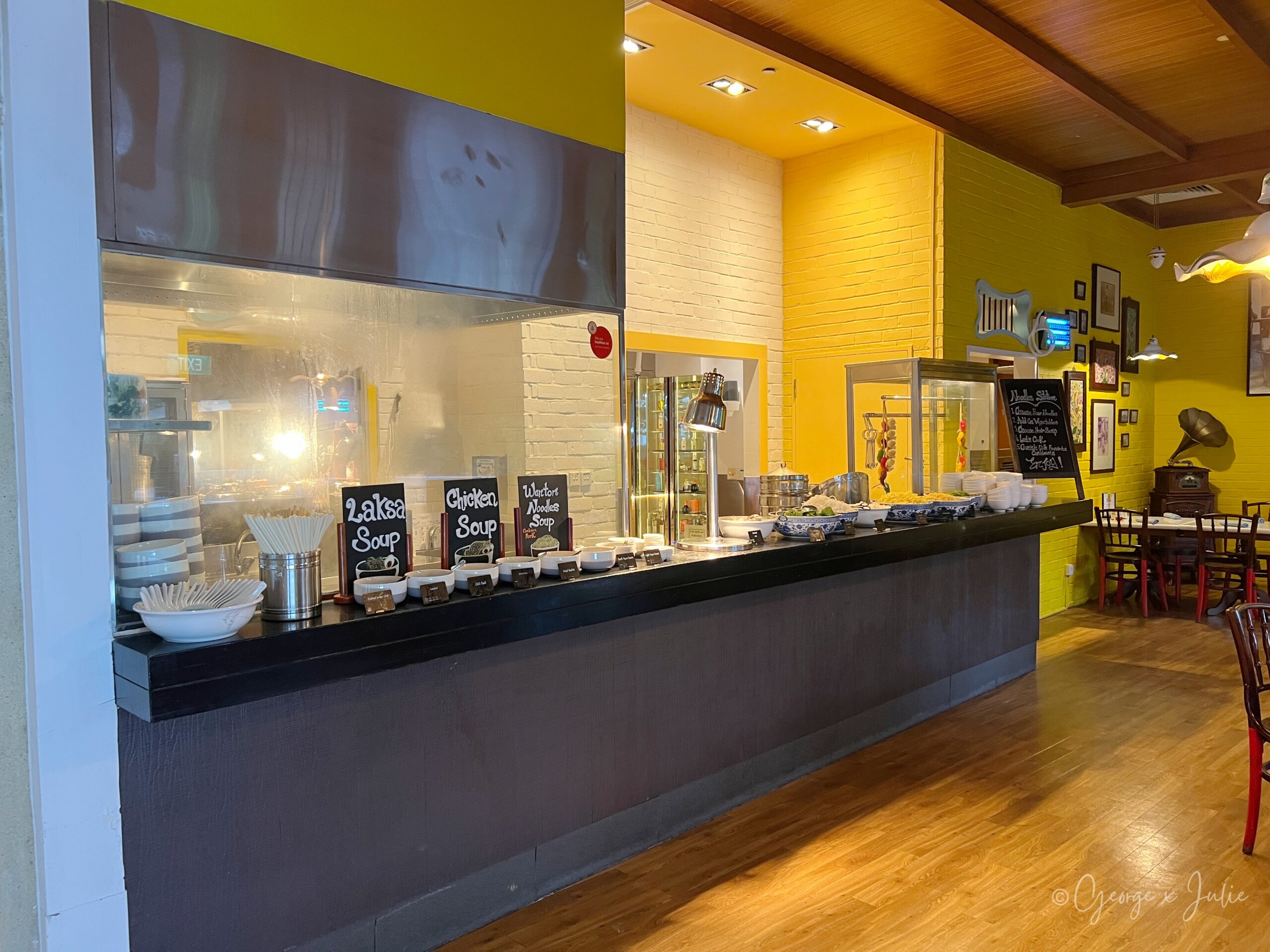 Noodle Station 現煮麵食站