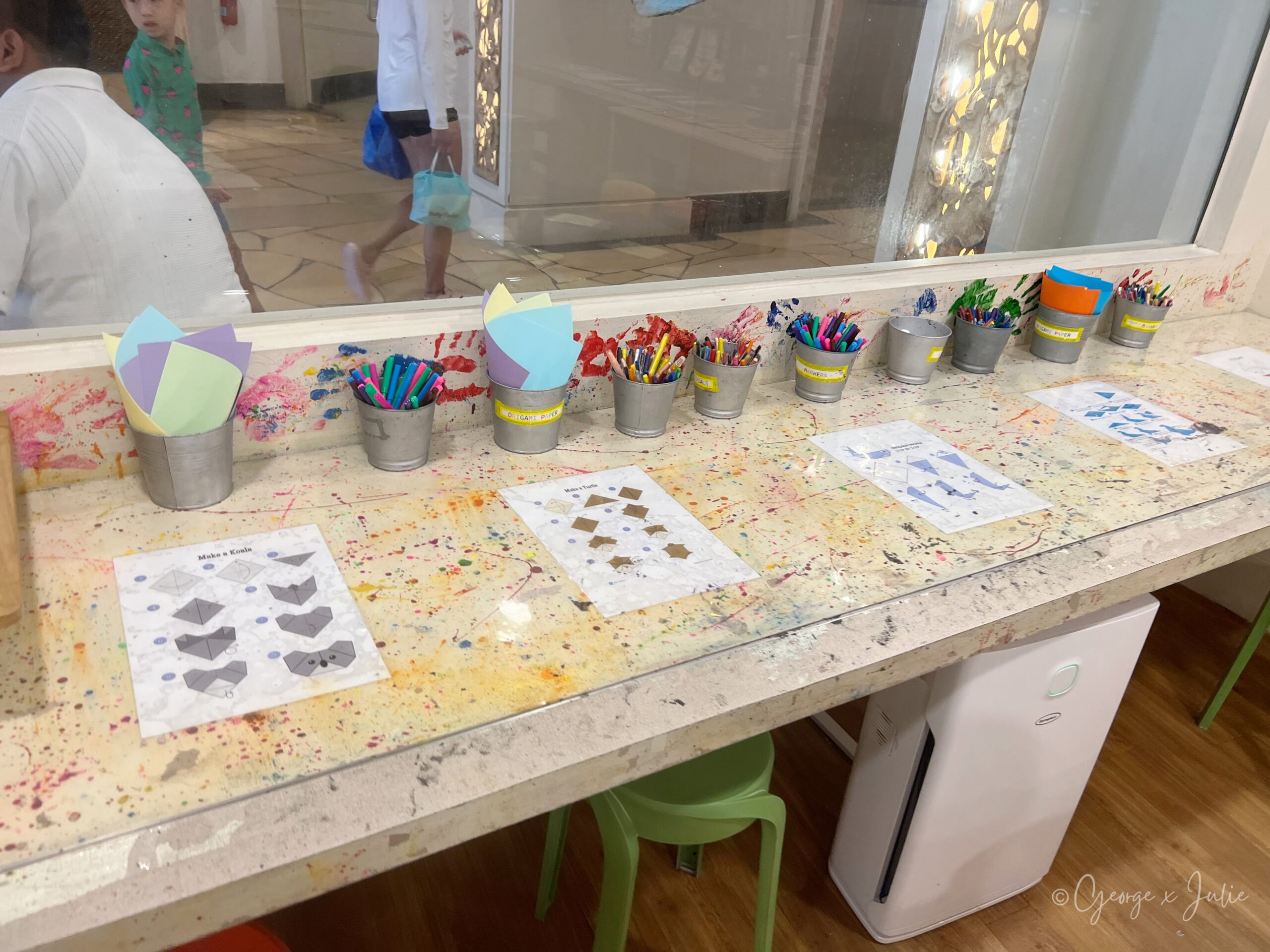 Arts & Crafts 手作桌