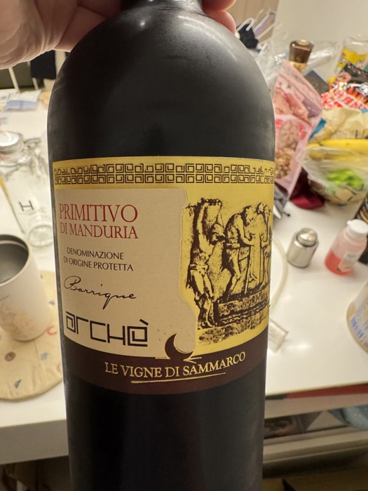 【義大利紅酒】Archè Primitivo di Manduria 2017 品飲筆記|橡木桶陳放 12 個月的普利亞 Primitivo 4 Archè Primitivo di Manduria 老藤 Primitivo 紅酒酒標正面