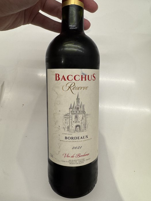 【法國紅酒】BACCHUS Réserve 2021 品飲筆記|好市多 295 元波爾多紅酒 1 Epicuro Negroamaro Cabernet Sauvignon 紅酒酒標正面