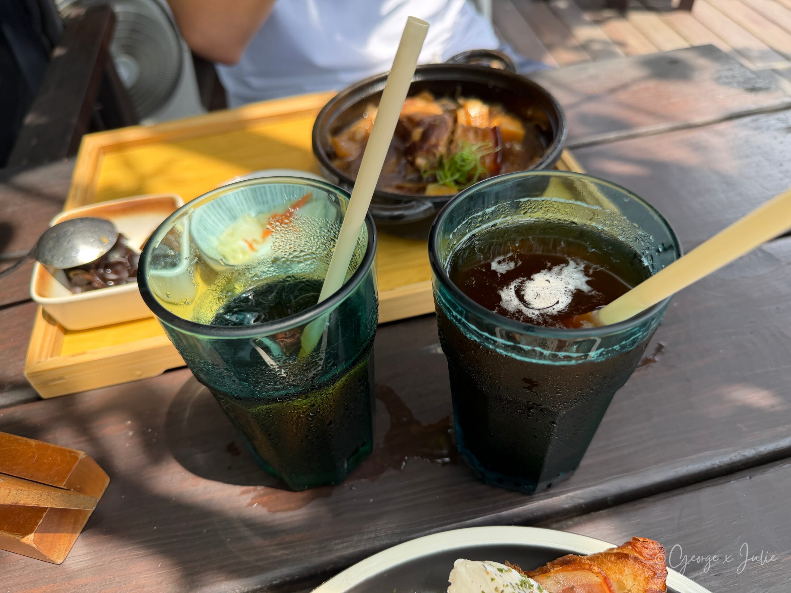 【新北三芝美食】海邊灶咖|北海岸看海咖啡廳推薦,淡江大橋、芝蘭公園親子早午餐 33 海邊灶咖 三芝海景咖啡廳 套餐附的冰紅茶與冰美式咖啡