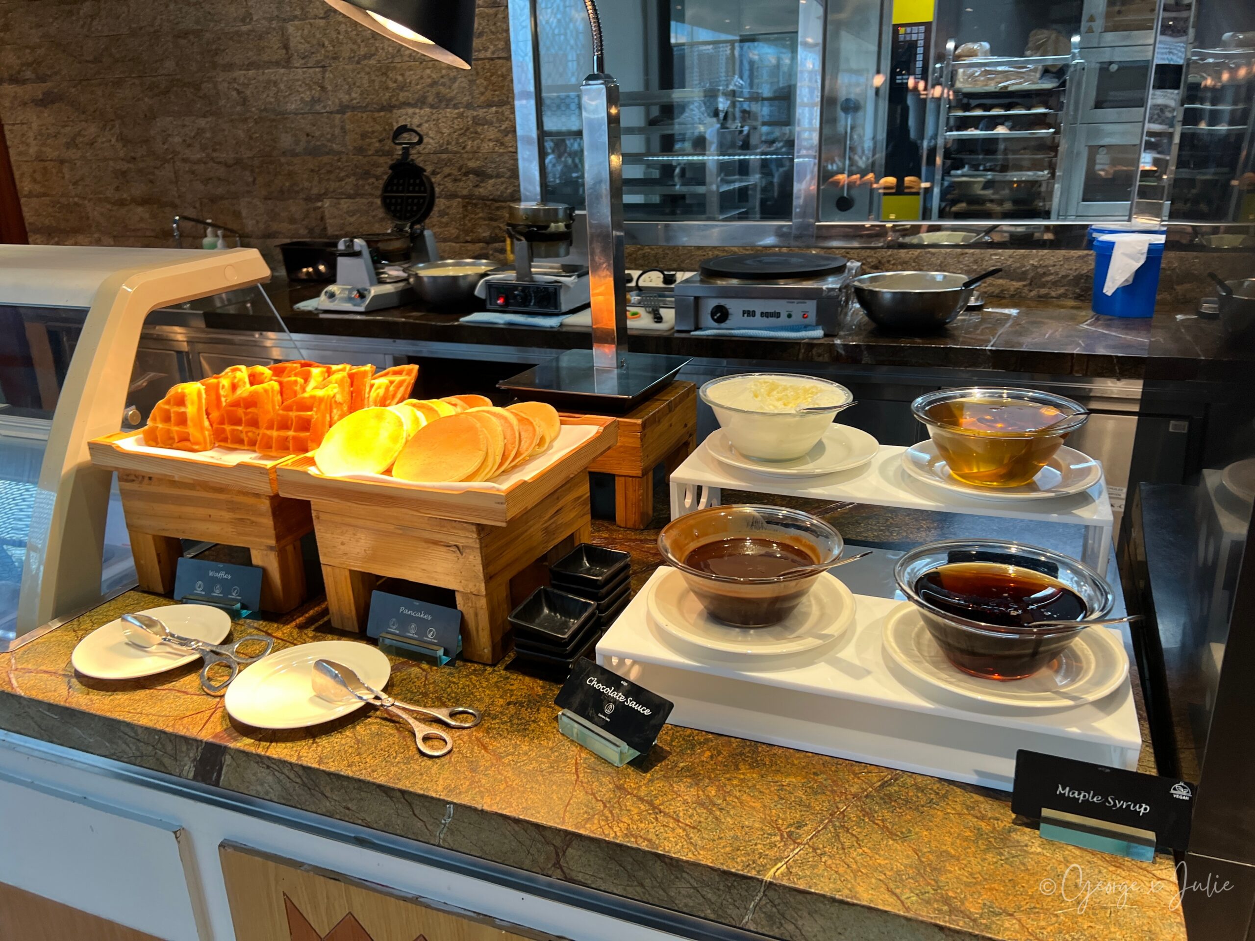 Edge 自助早餐鬆餅與煎餅