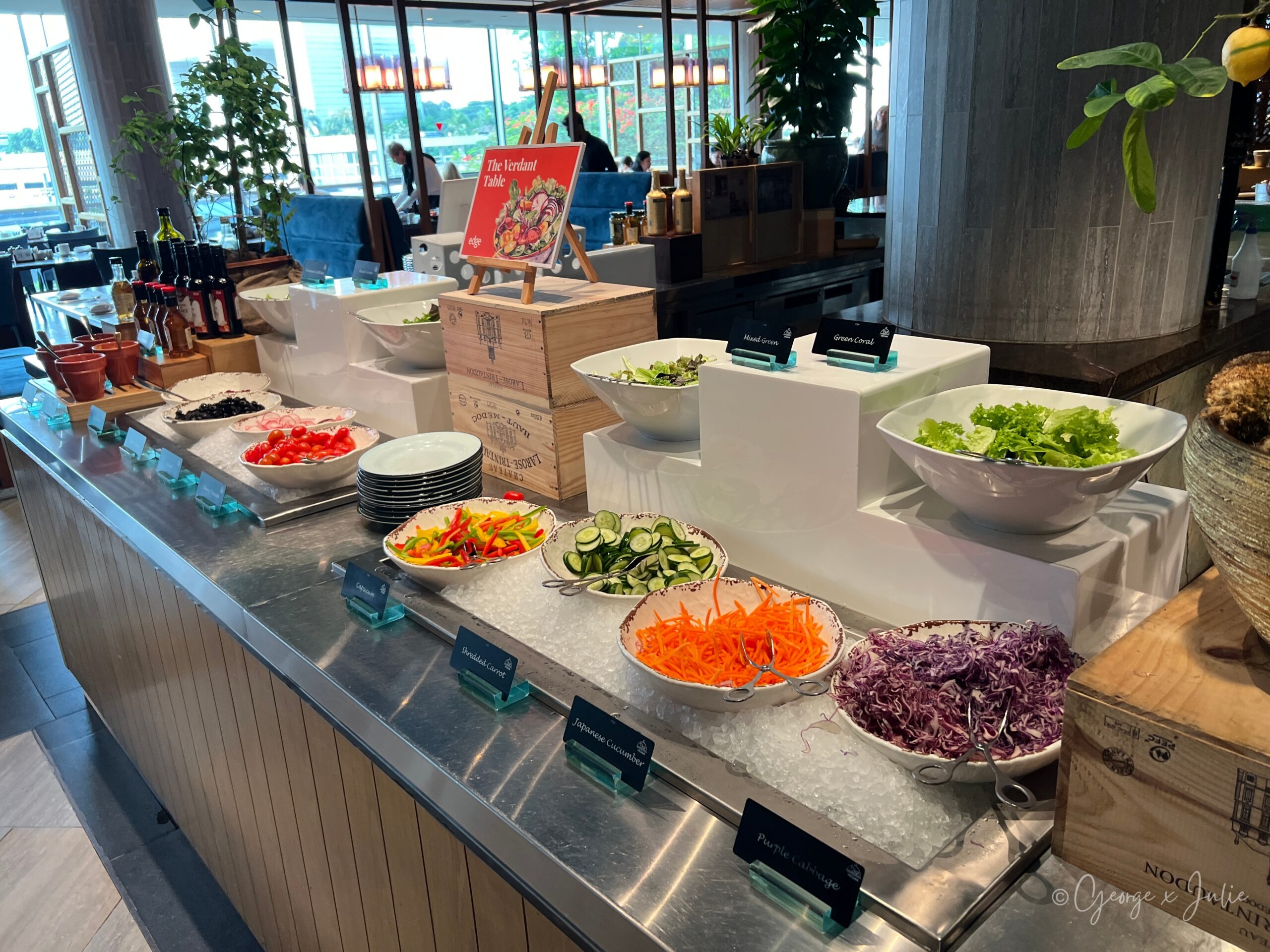 Edge 自助早餐沙拉區